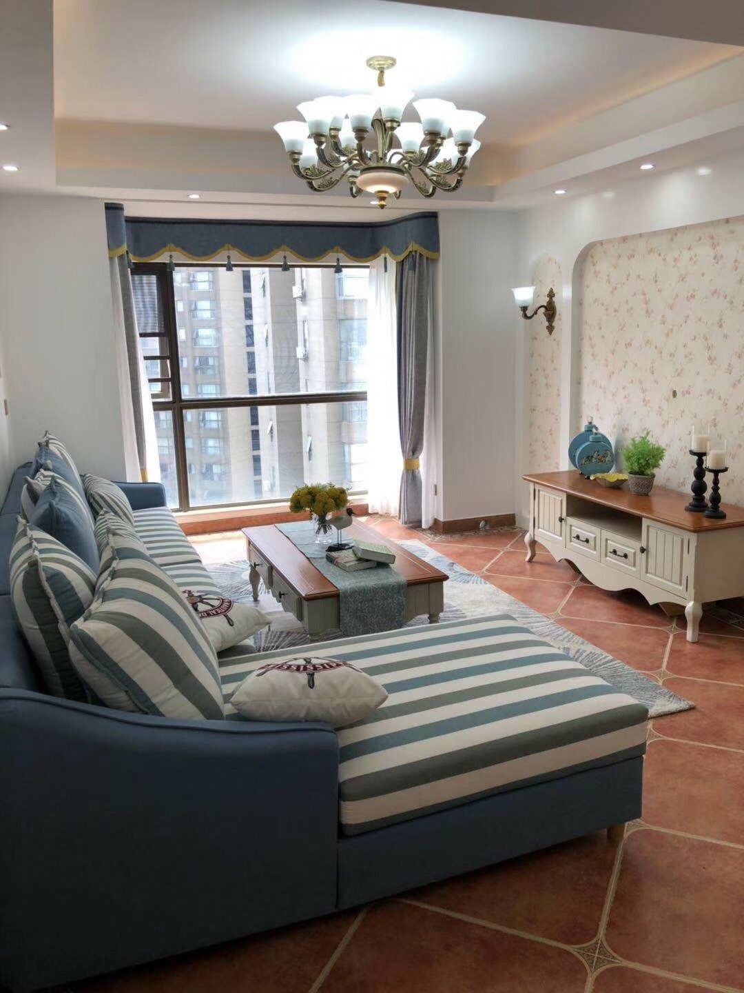 遠大麓園90平3房2廳2衛簡歐現代客廳效果圖