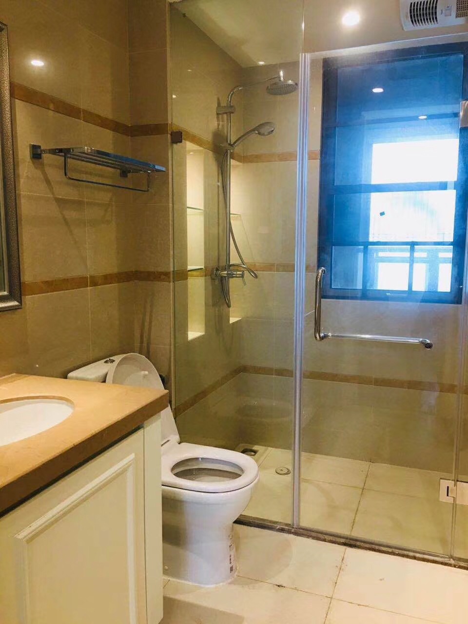 長(zhǎng)沙100平米三房?jī)蓮d北歐簡(jiǎn)約衛(wèi)生間效果圖