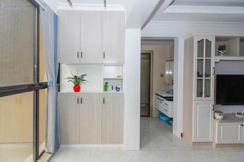 長沙80平米現代簡約客廳陽臺過道圖片