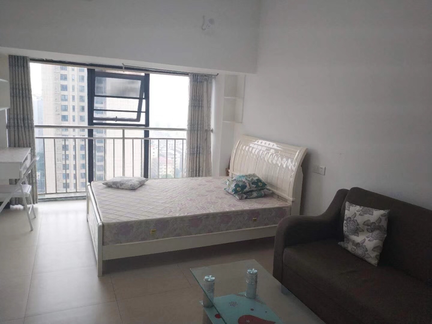 常德南金城80平米現代簡約風格主臥裝修效果圖