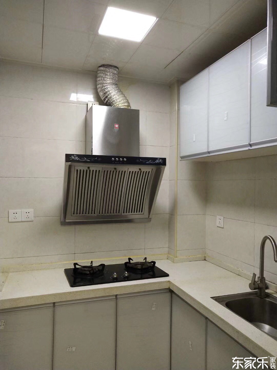 67平米現代簡約風格廚房裝修效果圖