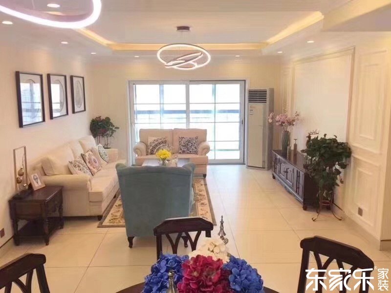 長(zhǎng)沙萬(wàn)象新天102平米歐式風(fēng)格裝修案例