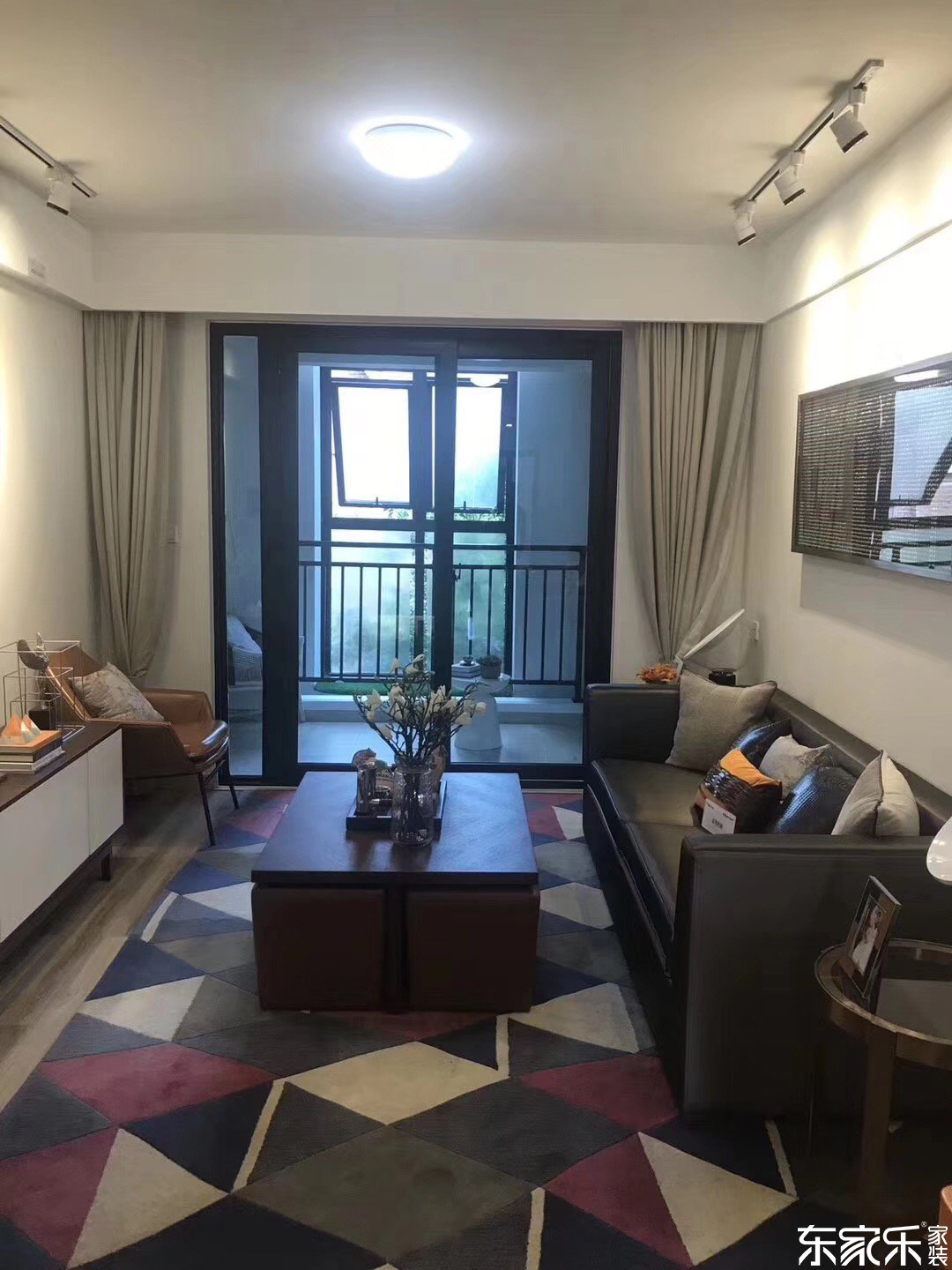 110平北歐現代客廳裝飾搭配圖